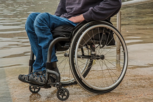 osoba na invalidním vozíku